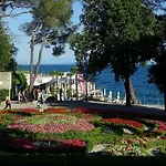 Villa Pelda Apartment, Sea View, Parking, Pet Friendly